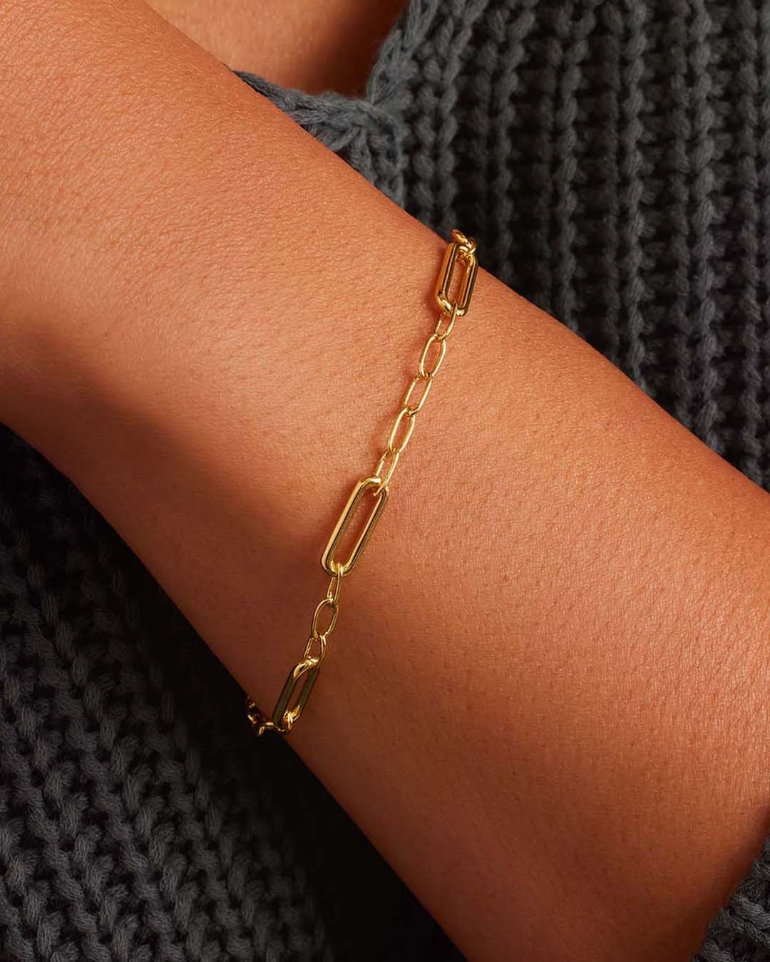 Zoey Statement Chain Bracelet || option::18k Gold Plated