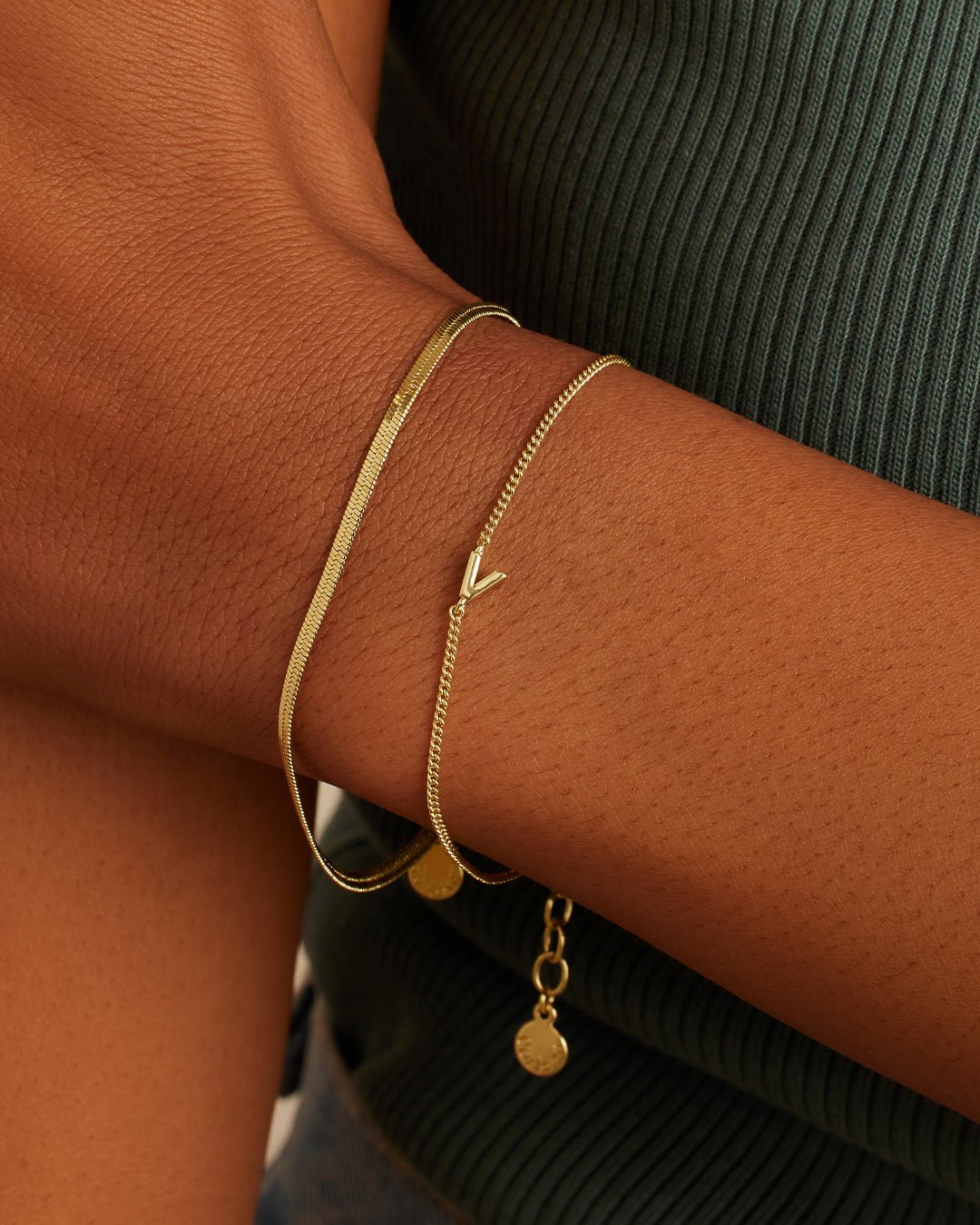 Wilder Mini Alphabet Bracelet || option::18k Gold Plated, V